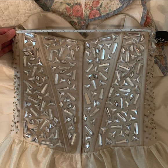 Embellished strapless dress - Picture 8 of 9